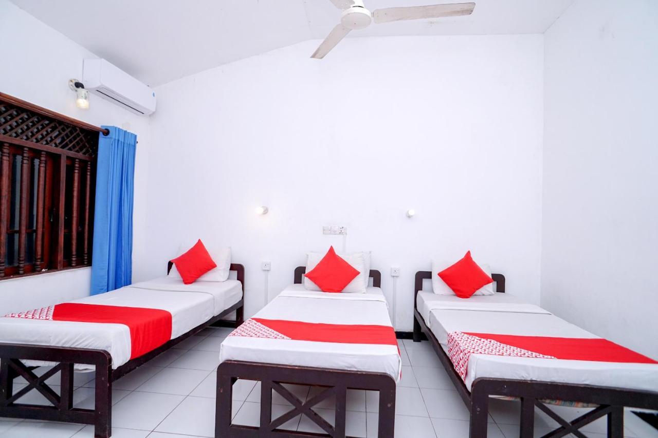 Oyo 384 Dilena Beach Resort Unawatuna Exterior photo